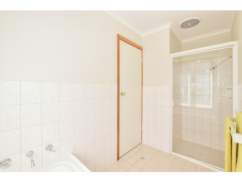 2 Angas Walk, Woodcroft SA 5162