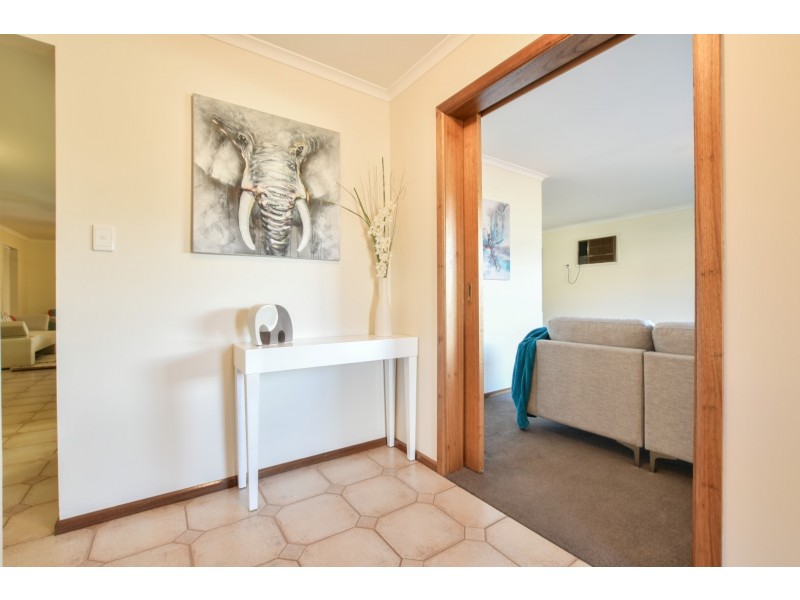 2 Angas Walk, Woodcroft SA 5162