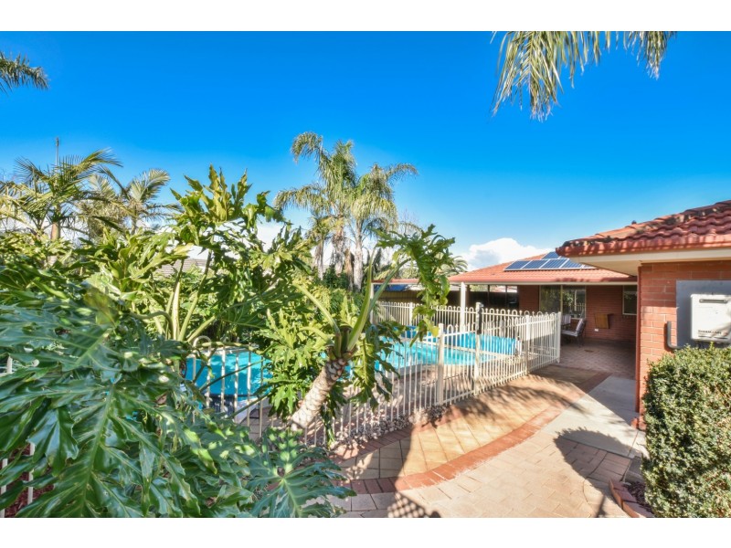 2 Angas Walk, Woodcroft SA 5162