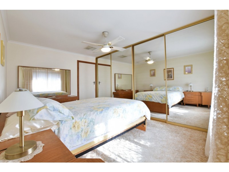 24 Loman Street, Morphett Vale SA 5162