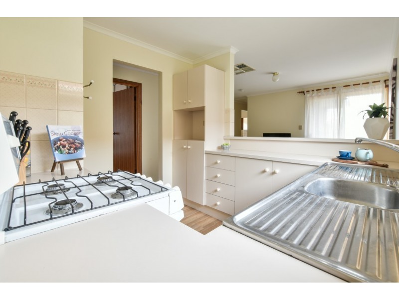 22 Barossa Way, Woodcroft SA 5162