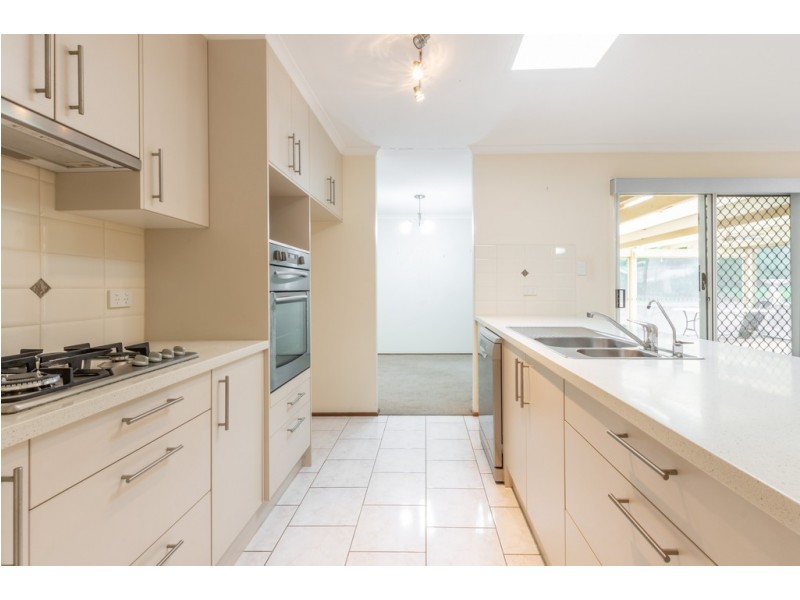 6 Arthur Court, Woodcroft SA 5162