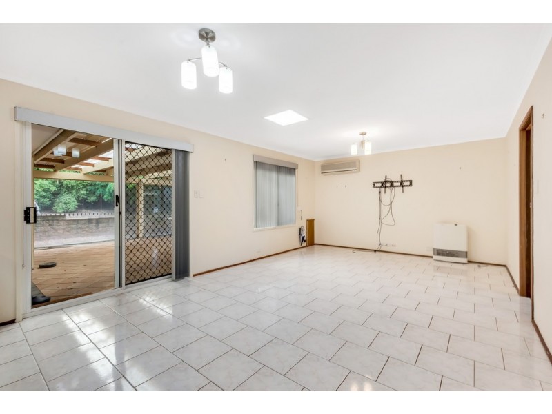 6 Arthur Court, Woodcroft SA 5162