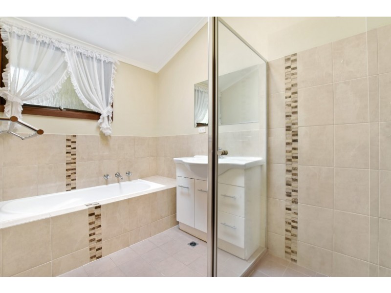 14 Sherwood Avenue, Happy Valley SA 5159