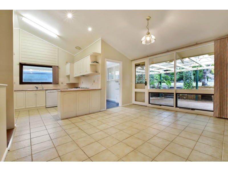 14 Sherwood Avenue, Happy Valley SA 5159