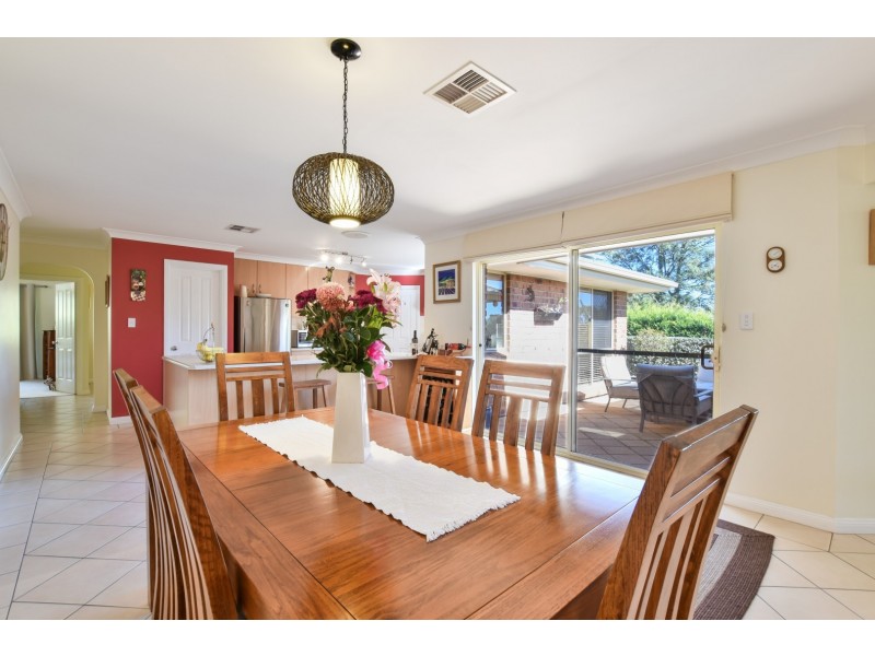 3 Jerilderie Drive, Happy Valley SA 5159