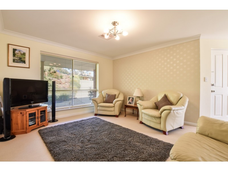 3 Jerilderie Drive, Happy Valley SA 5159