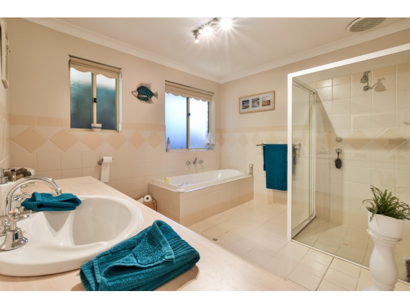 3 Jerilderie Drive, Happy Valley SA 5159