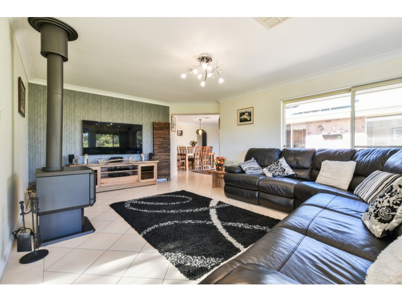 3 Jerilderie Drive, Happy Valley SA 5159