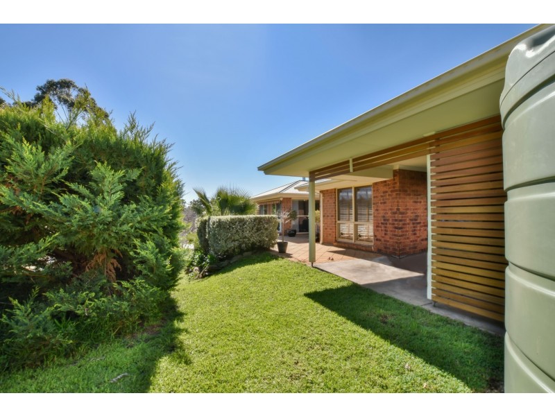 3 Jerilderie Drive, Happy Valley SA 5159