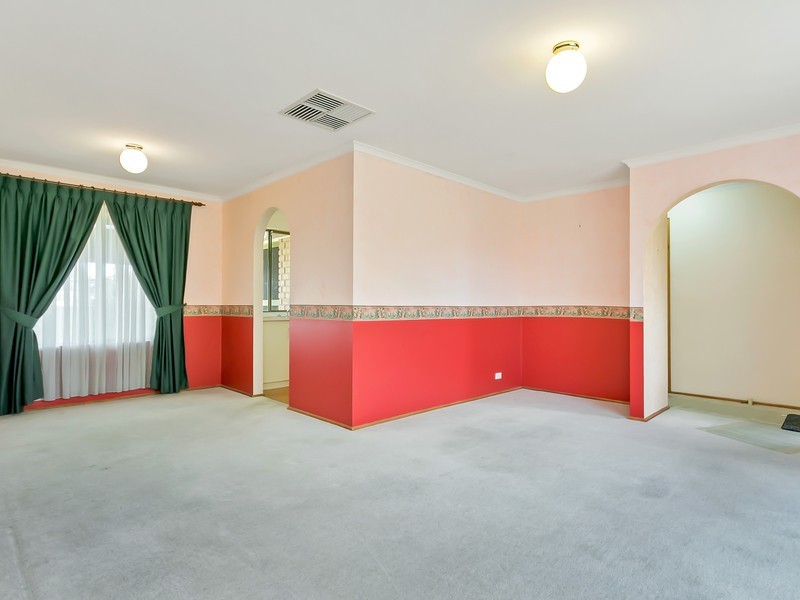 8 Whittaker Avenue, Old Reynella SA 5161