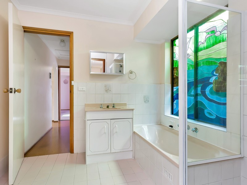 8 Whittaker Avenue, Old Reynella SA 5161