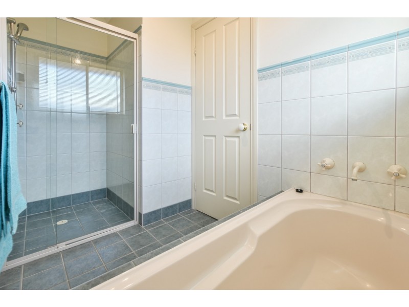 40 Elizabeth Crescent, Hallett Cove SA 5158