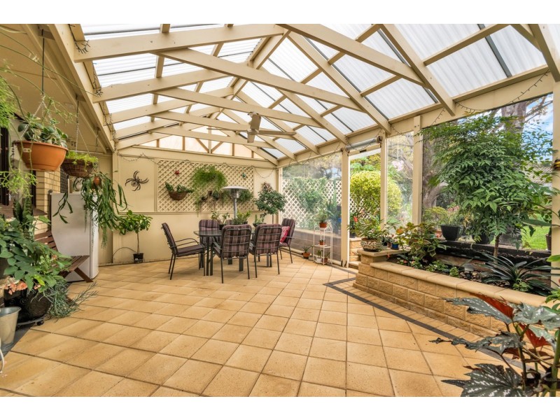 5 Chilcomb Drive, Huntfield Heights SA 5163