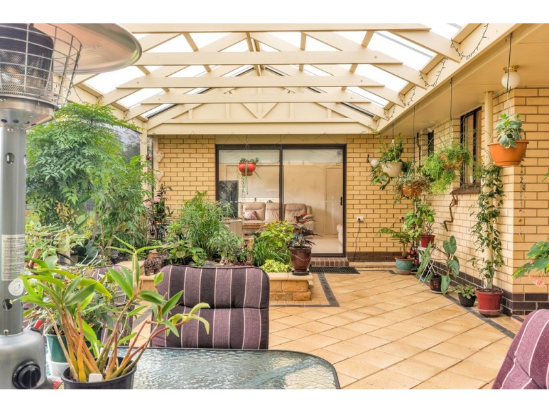 5 Chilcomb Drive, Huntfield Heights SA 5163