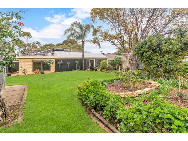 5 Chilcomb Drive, Huntfield Heights SA 5163