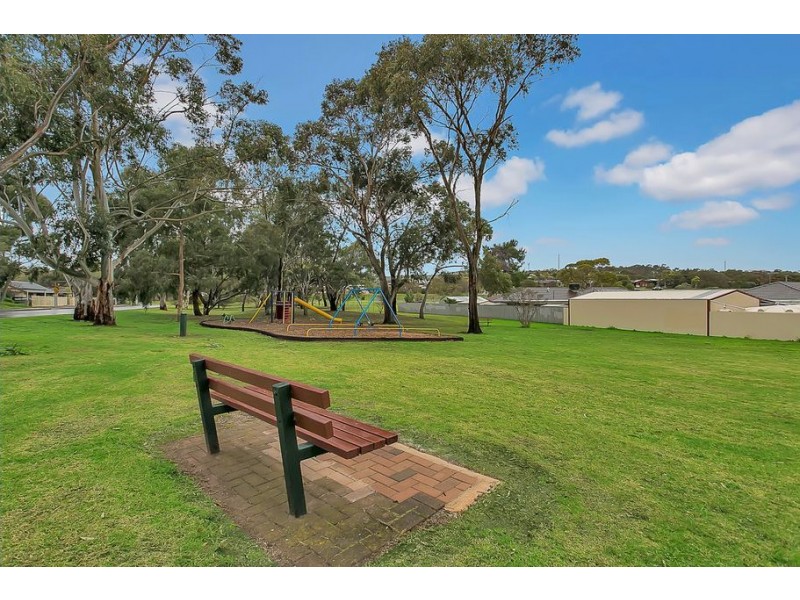 5 Chilcomb Drive, Huntfield Heights SA 5163
