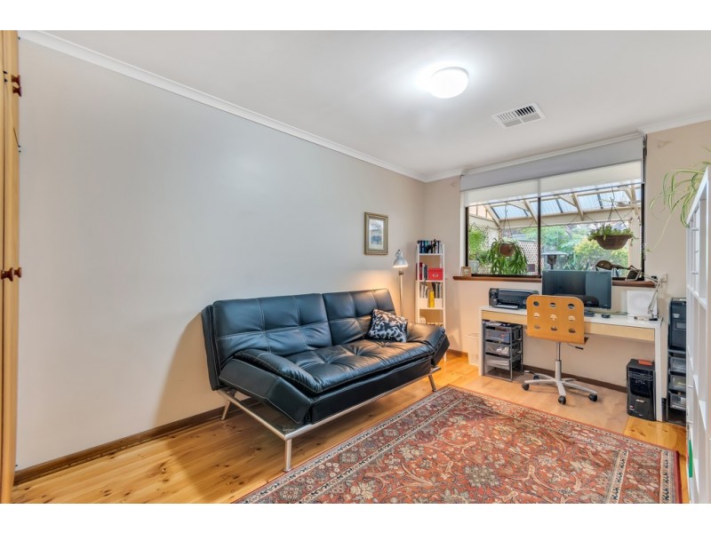 5 Chilcomb Drive, Huntfield Heights SA 5163