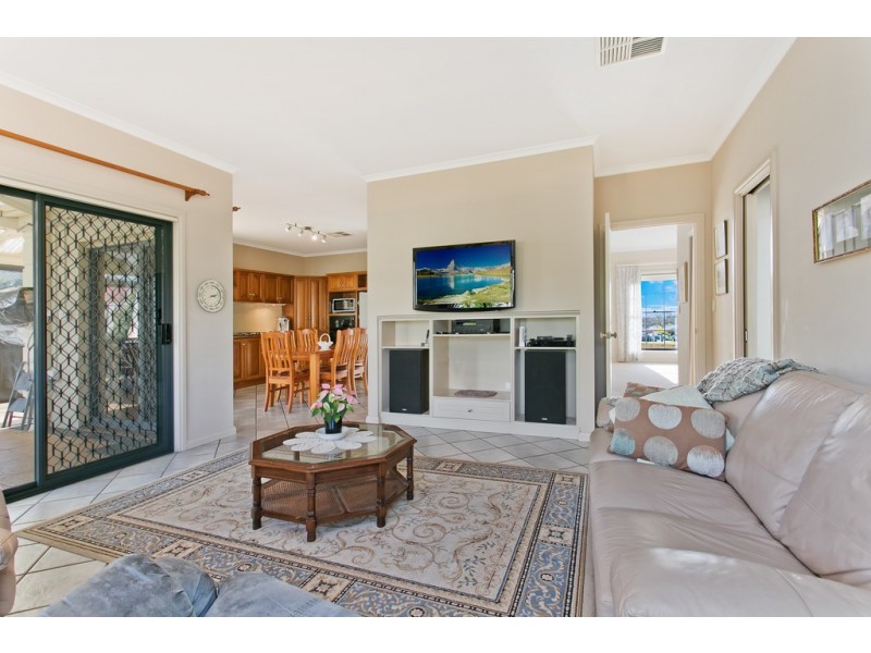 1 Grand Boulevard, Seaford Rise SA 5169
