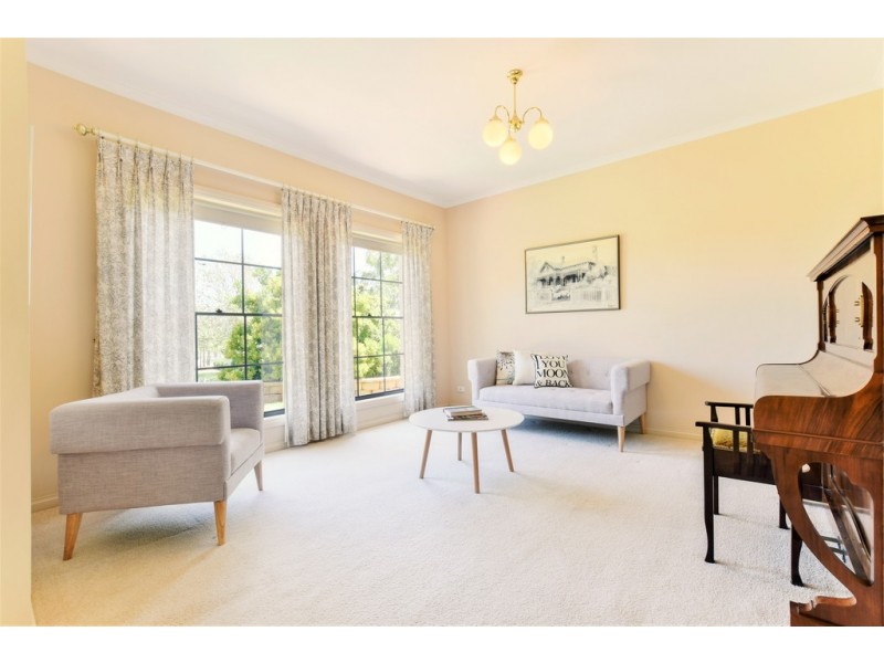 1 Grand Boulevard, Seaford Rise SA 5169
