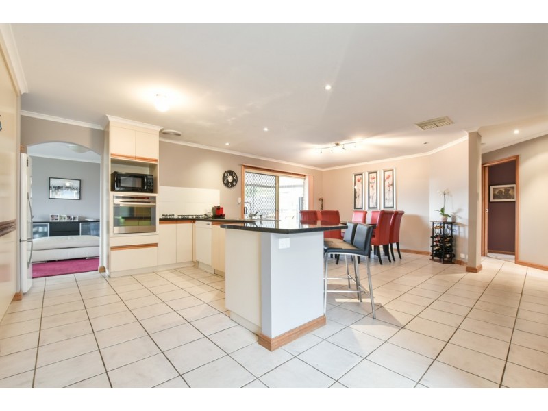 12 Headland Crescent, Woodcroft SA 5162