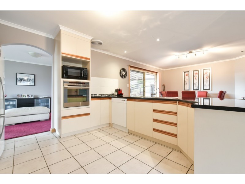 12 Headland Crescent, Woodcroft SA 5162