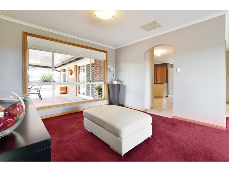 12 Headland Crescent, Woodcroft SA 5162