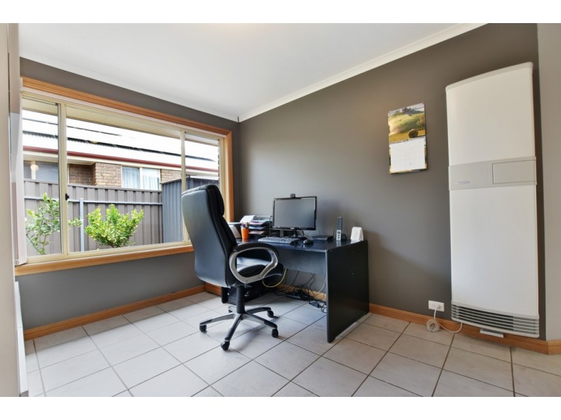 12 Headland Crescent, Woodcroft SA 5162