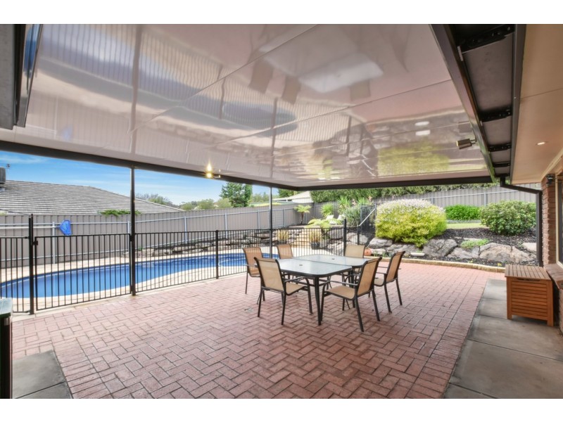 12 Headland Crescent, Woodcroft SA 5162