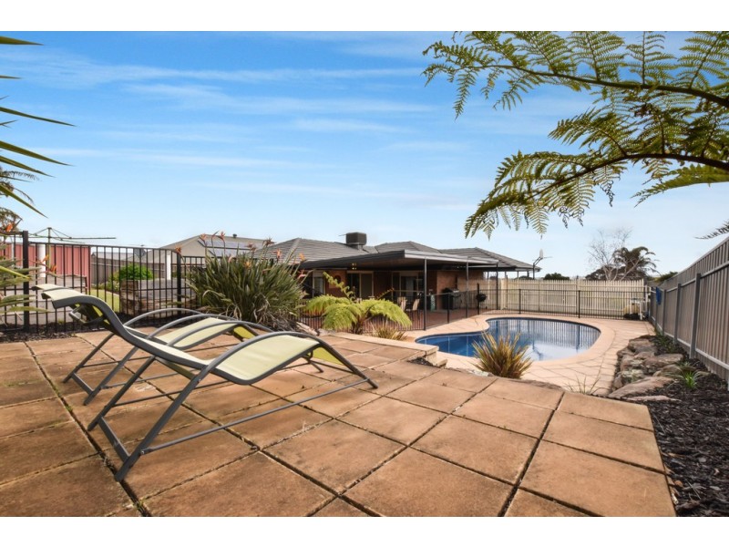 12 Headland Crescent, Woodcroft SA 5162