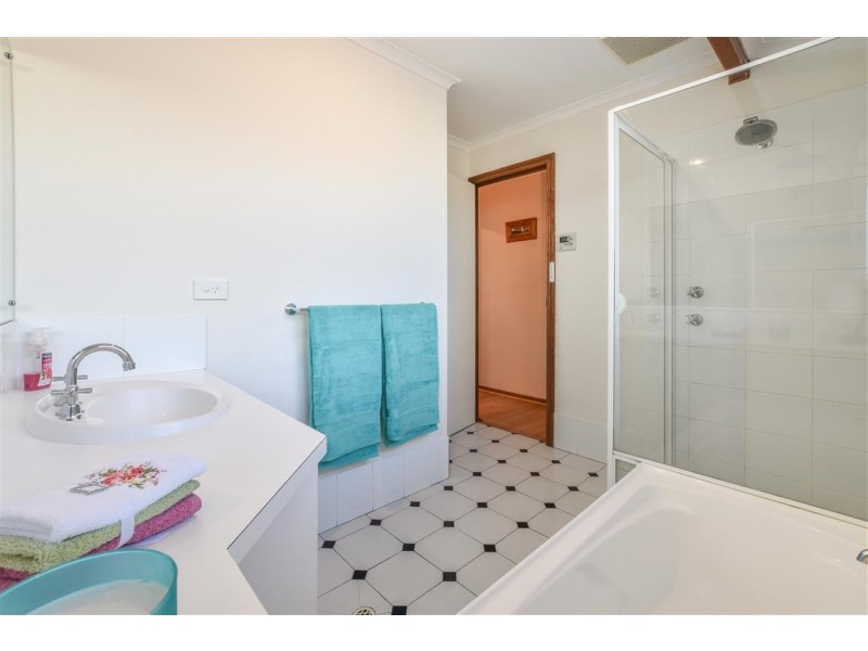 69 Fraser Avenue, Happy Valley SA 5159