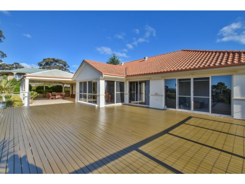 9 Bushland Drive, Aberfoyle Park SA 5159