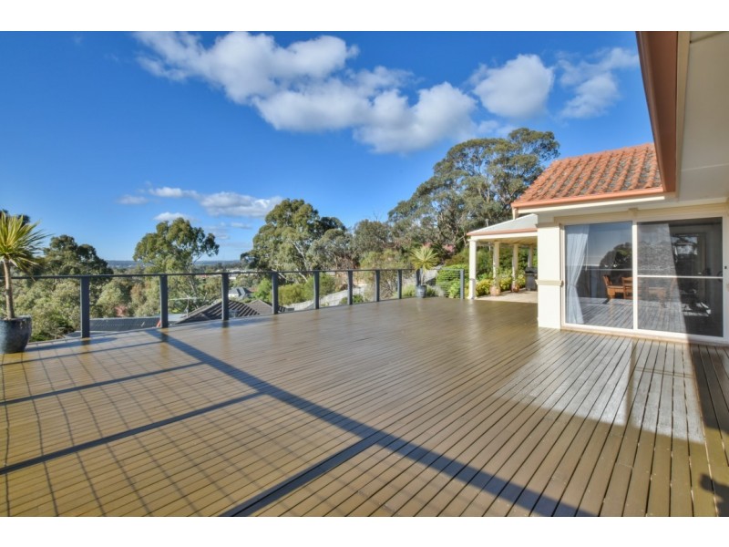 9 Bushland Drive, Aberfoyle Park SA 5159