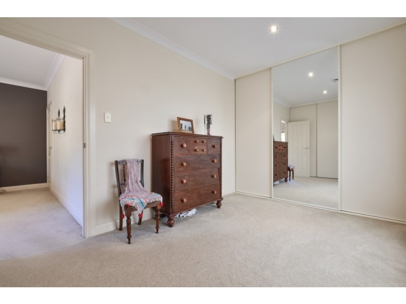 9 Bushland Drive, Aberfoyle Park SA 5159