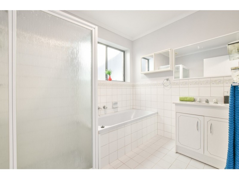 9/48 Sunnymeade Drive, Aberfoyle Park SA 5159