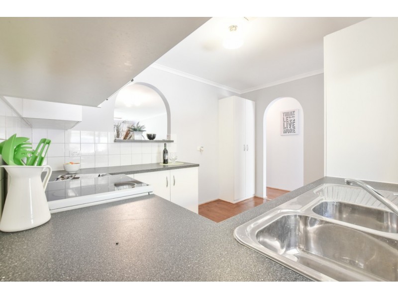 9/48 Sunnymeade Drive, Aberfoyle Park SA 5159