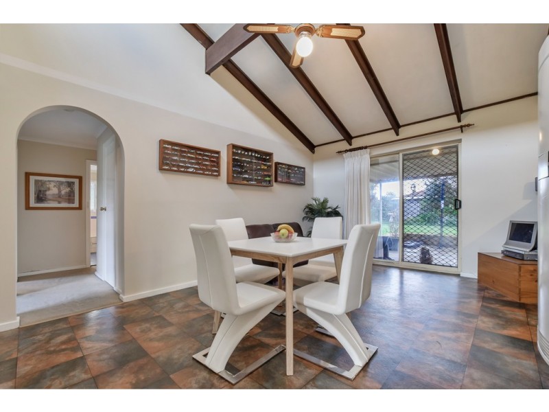 13 Lorita Crescent, Hallett Cove SA 5158