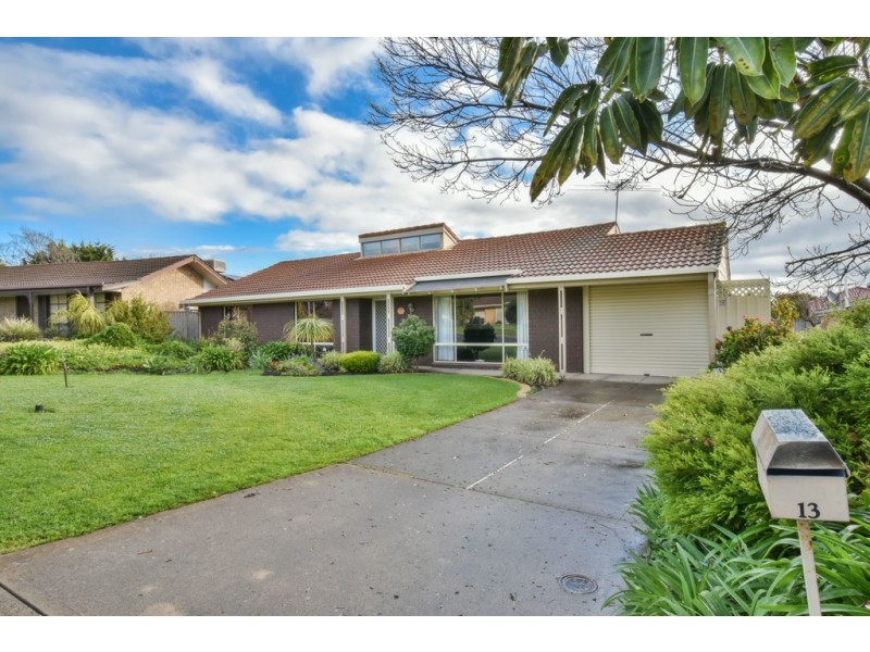 13 Lorita Crescent, Hallett Cove SA 5158