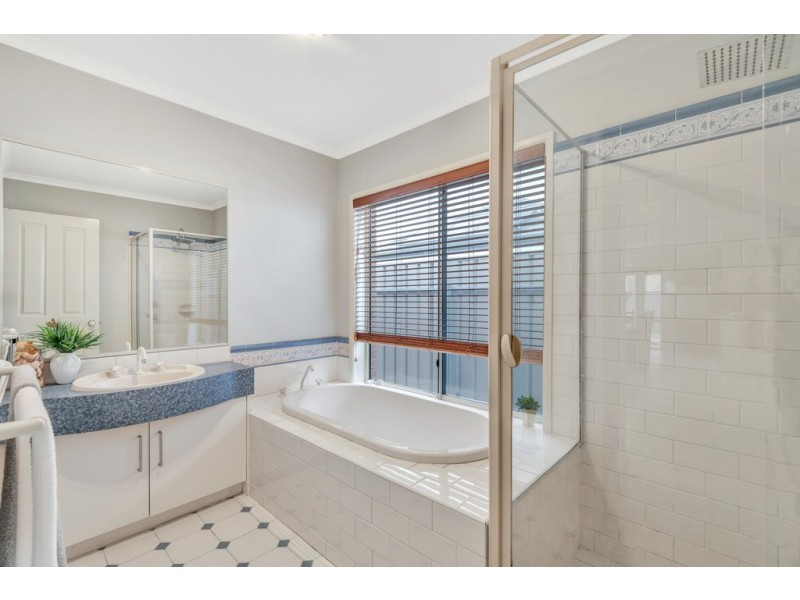 47 Burlington Road, Hallett Cove SA 5158