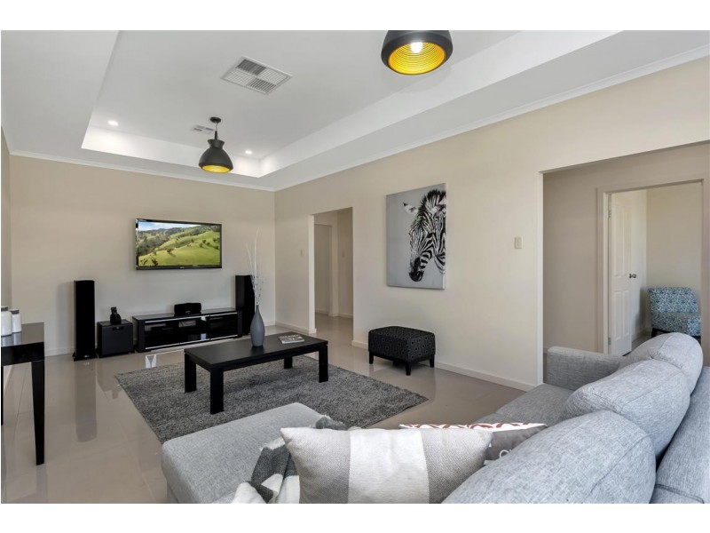 17 Beachport Road, Seaford Rise SA 5169