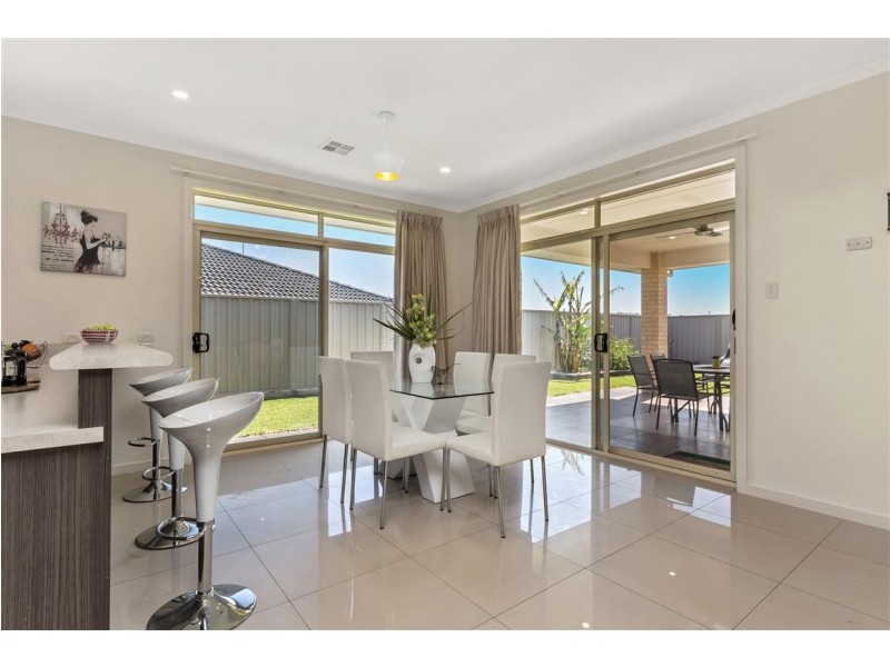 17 Beachport Road, Seaford Rise SA 5169