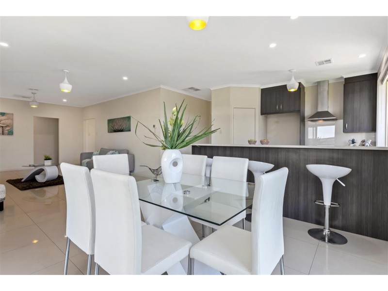 17 Beachport Road, Seaford Rise SA 5169