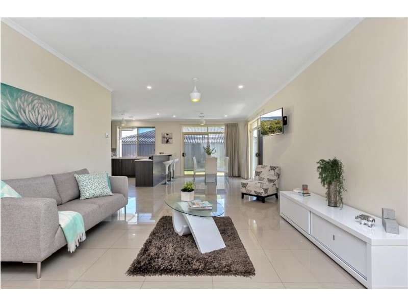 17 Beachport Road, Seaford Rise SA 5169