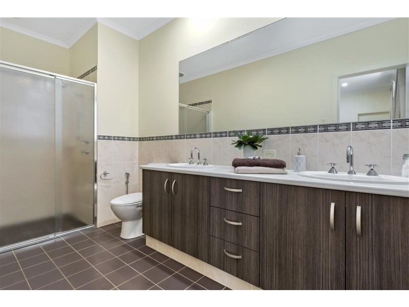 17 Beachport Road, Seaford Rise SA 5169