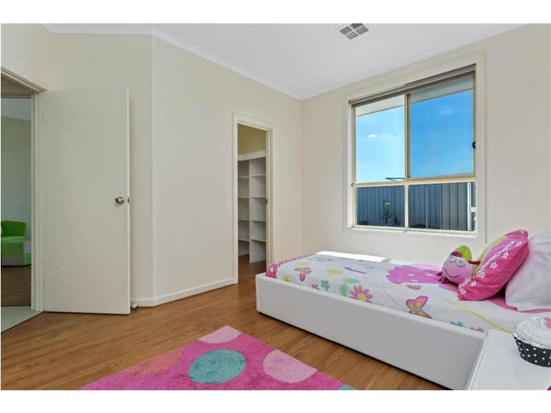 17 Beachport Road, Seaford Rise SA 5169