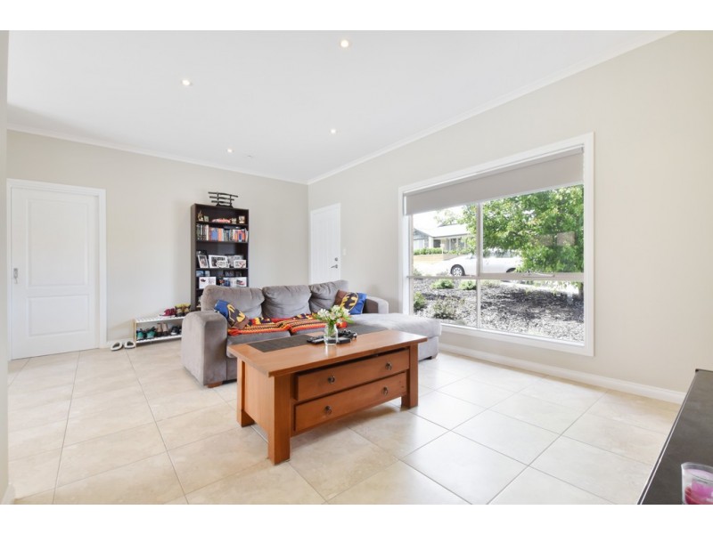 25 Elizabeth Crescent, Hallett Cove SA 5158