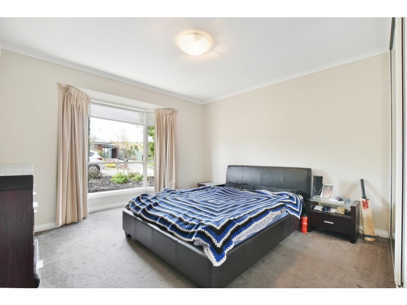 25 Elizabeth Crescent, Hallett Cove SA 5158