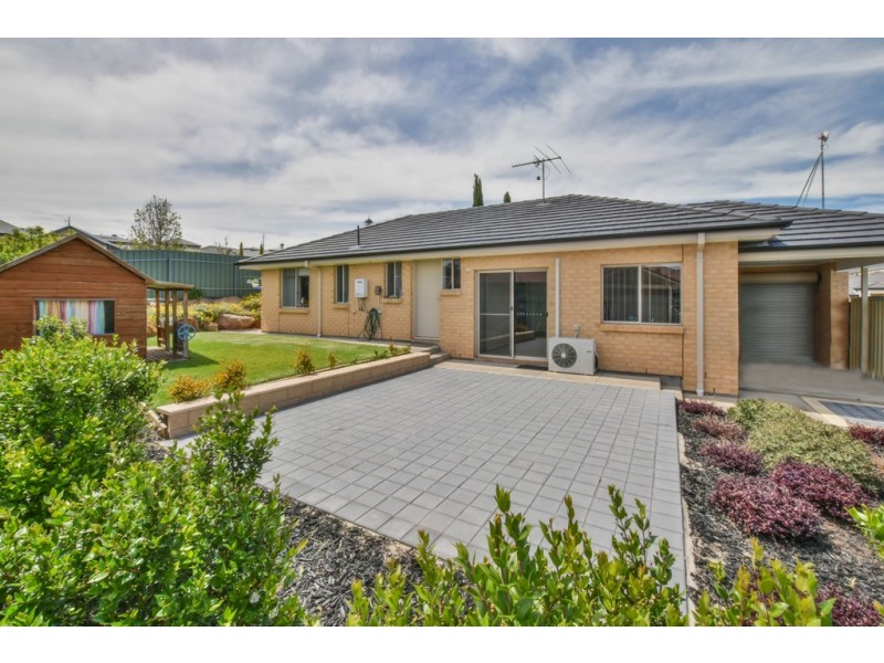 25 Elizabeth Crescent, Hallett Cove SA 5158