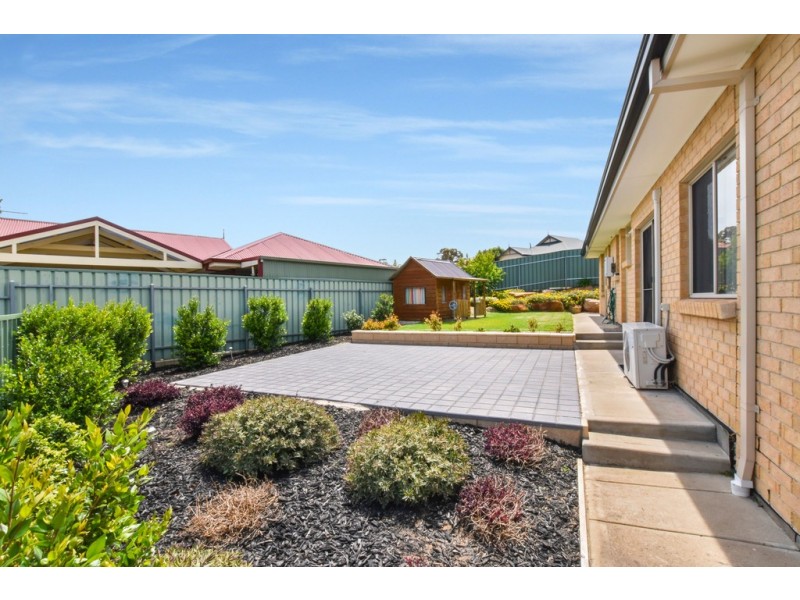 25 Elizabeth Crescent, Hallett Cove SA 5158