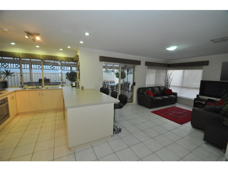 15 Merrivale Drive, Happy Valley SA 5159